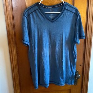 Rock & Republic Large T-shirt